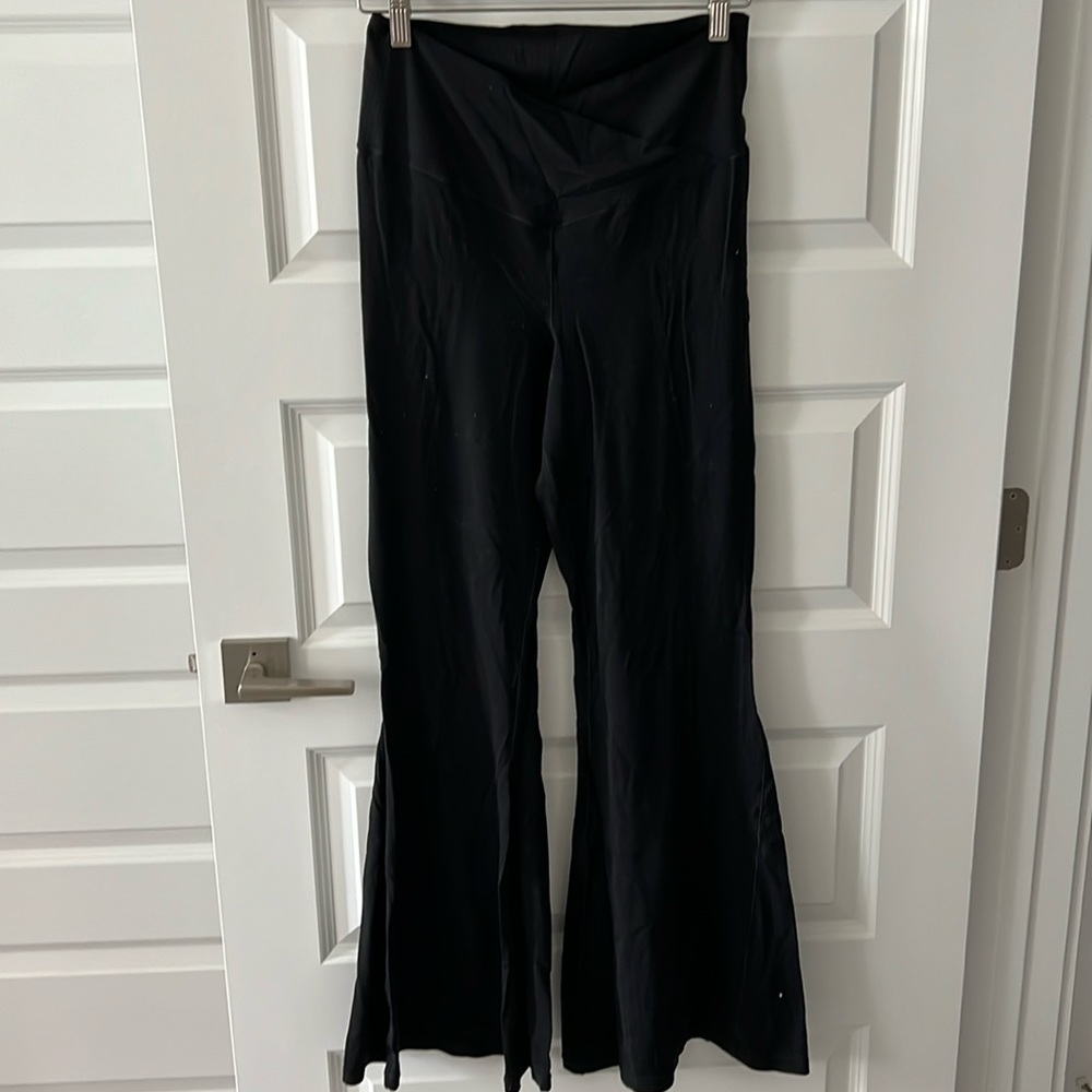 Crossover flared leggings